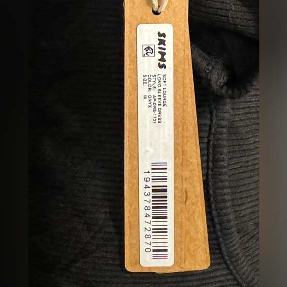 SKIMS SOFT LOUNGE
LONG SLEEVE DRESS - Picture 13 of 13